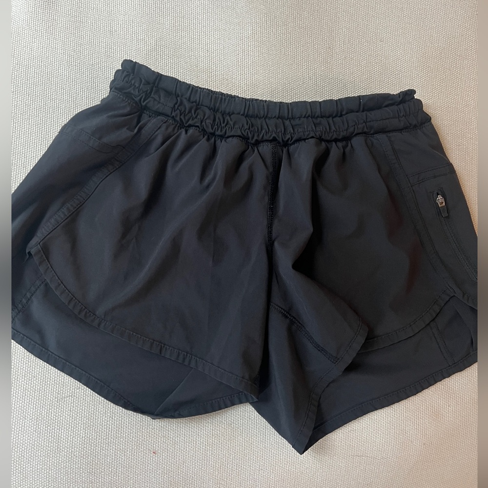 Lululemon shorts size 4